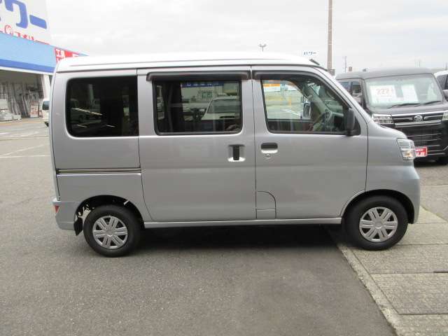 Daihatsu Hijet Cargo 5