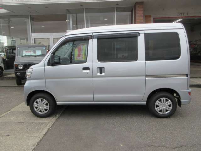 Daihatsu Hijet Cargo 6