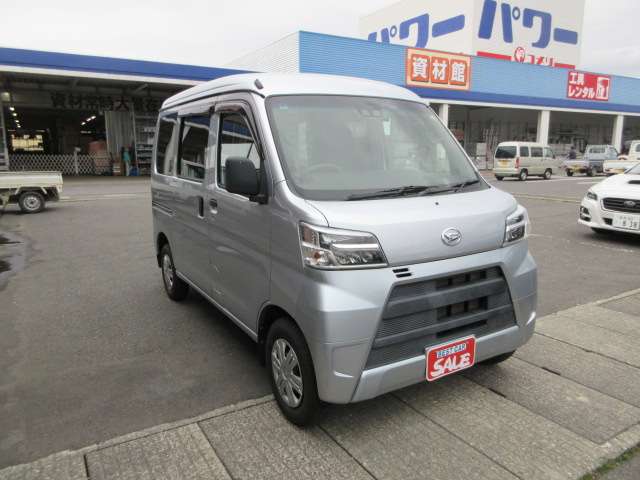 Daihatsu Hijet Cargo 7