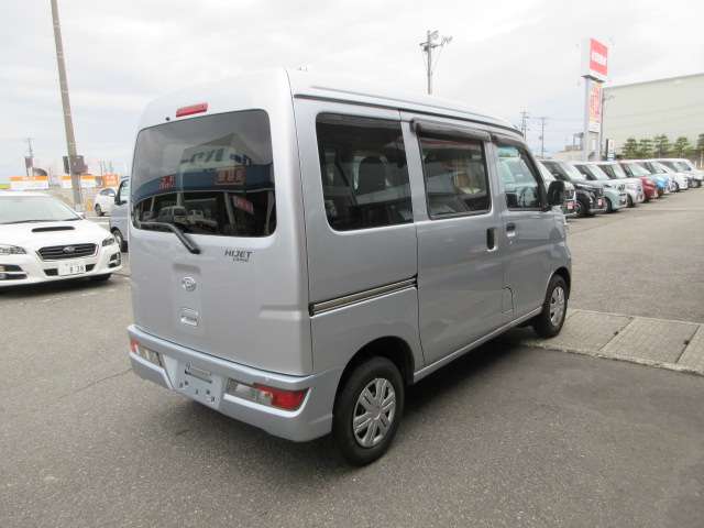 Daihatsu Hijet Cargo 9