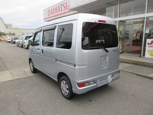 Daihatsu Hijet Cargo 10