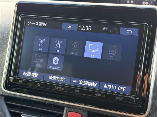 Toyota Noah 3