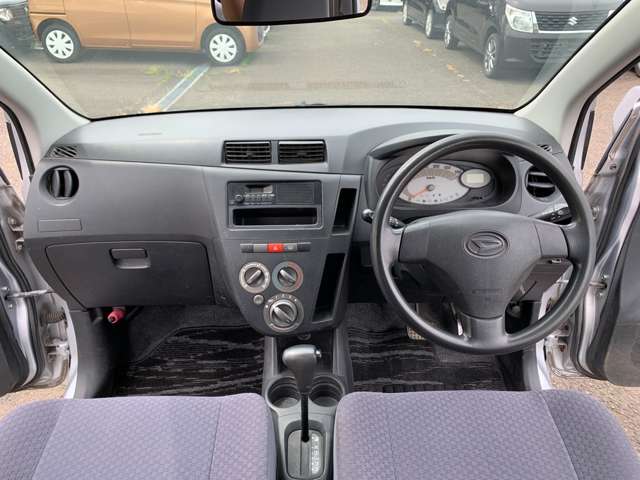 Daihatsu Mira 12
