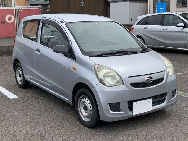 Daihatsu Mira 4