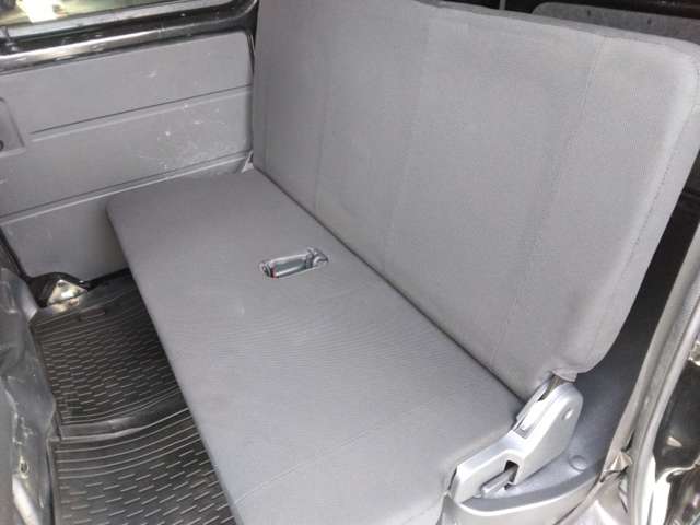 Daihatsu Hijet Cargo 7