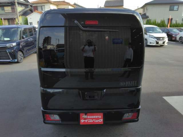 Daihatsu Hijet Cargo 10