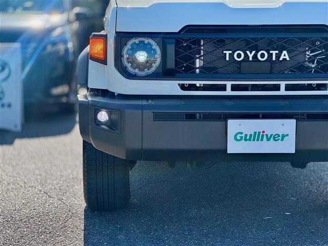 Toyota Land Cruiser 70 4