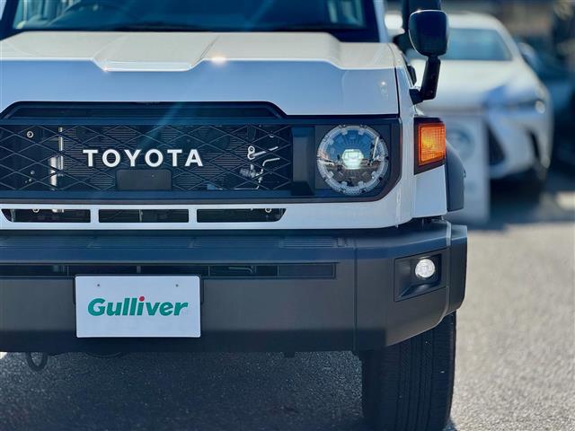 Toyota Land Cruiser 70 5