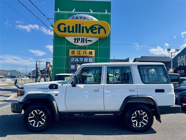 Toyota Land Cruiser 70 7