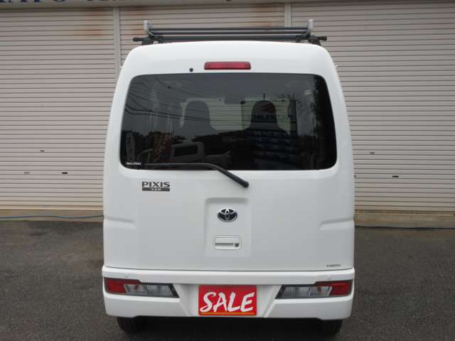 Toyota Pixis Van 11