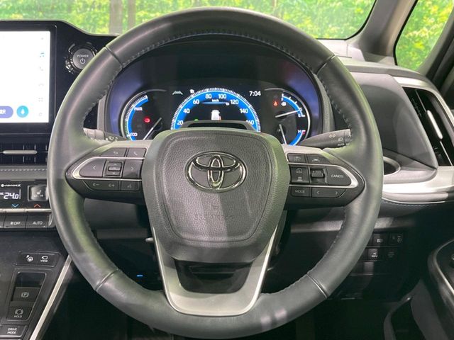Toyota Voxy 12