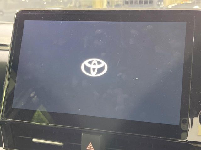 Toyota Voxy 4