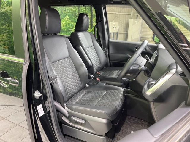Toyota Voxy 8