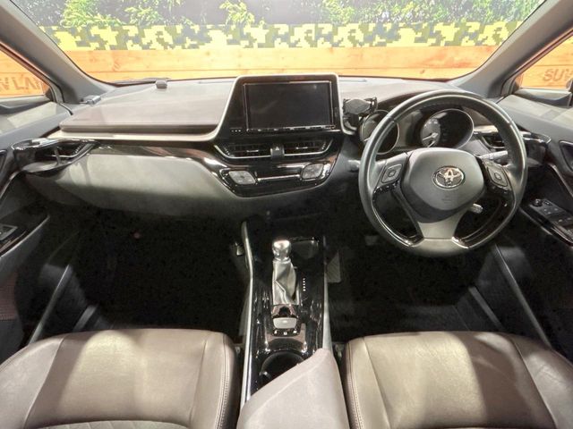 Toyota C-HR 2