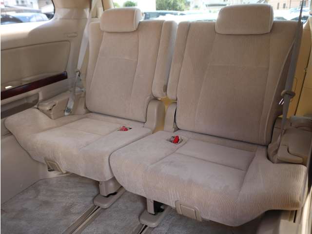 Toyota Alphard 12