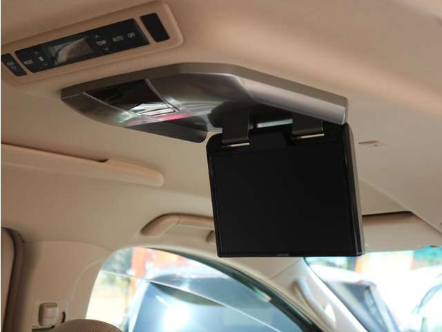Toyota Alphard 4