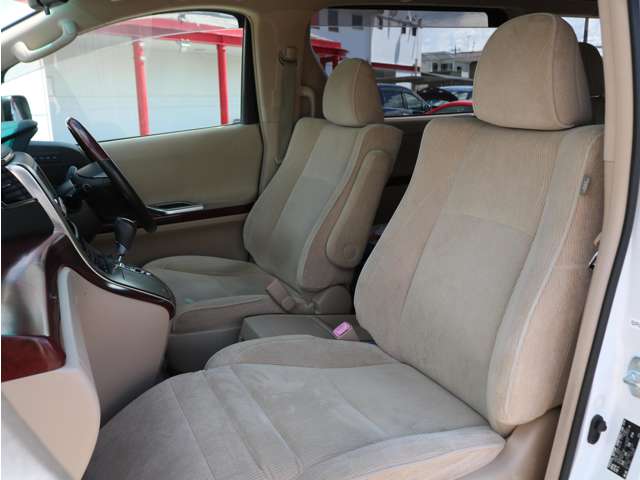 Toyota Alphard 6
