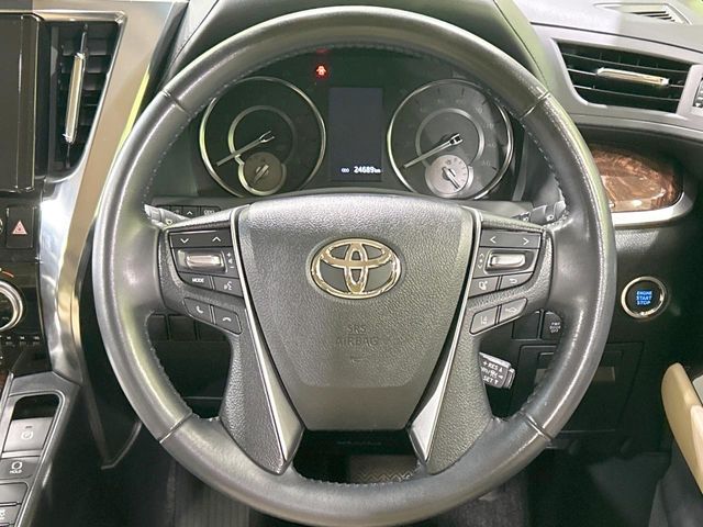 Toyota Alphard 12