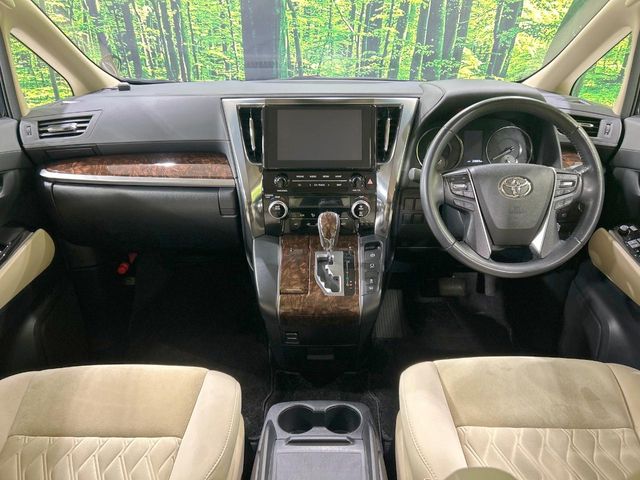 Toyota Alphard 2
