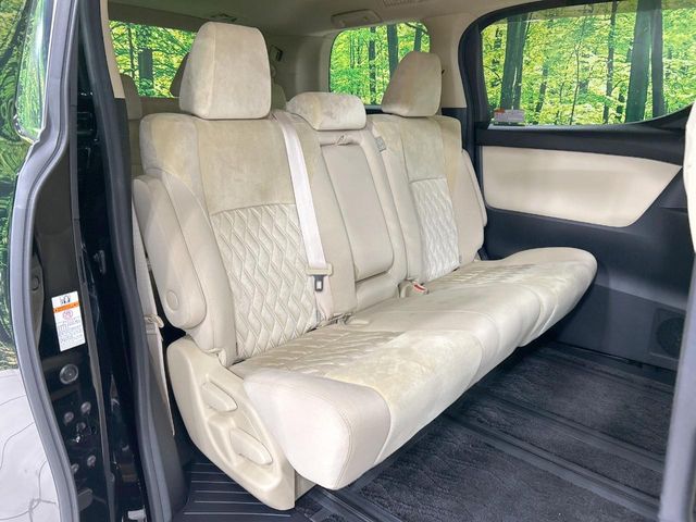 Toyota Alphard 9