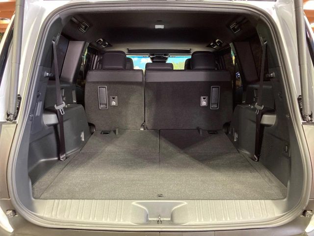 Toyota Land Cruiser 250 11