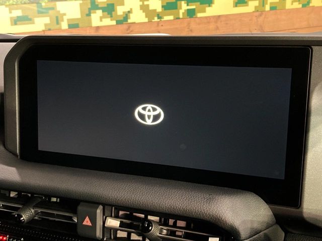 Toyota Land Cruiser 250 4