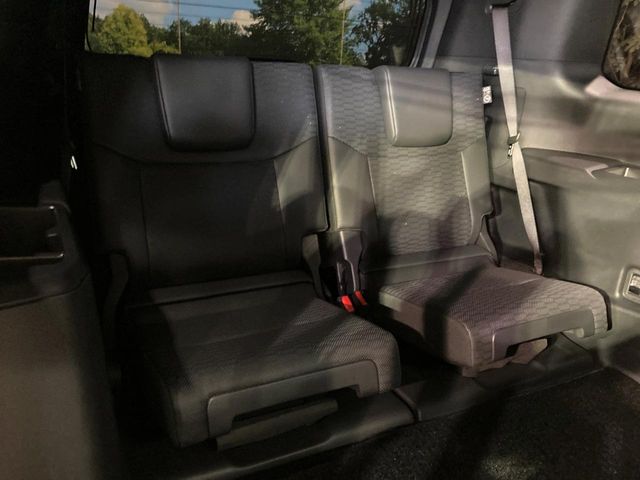 Toyota Land Cruiser 250 10