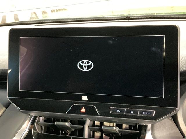 Toyota Harrier 3