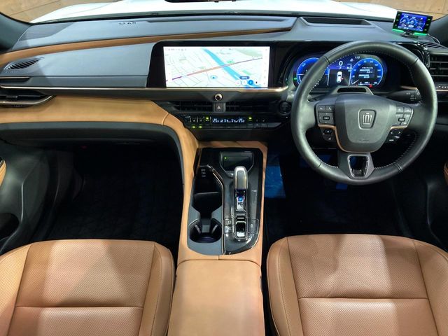 Toyota Crown Sport 2