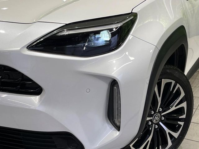 Toyota Yaris Cross 12