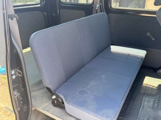 Daihatsu Hijet Cargo 11