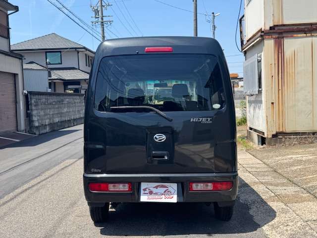 Daihatsu Hijet Cargo 7