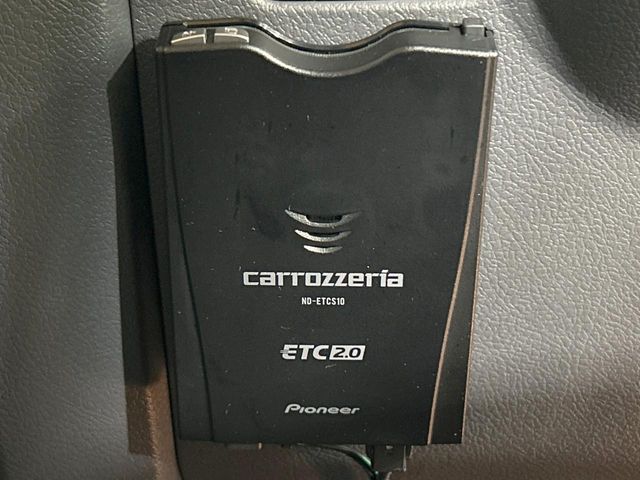 Toyota Land Cruiser 70 6