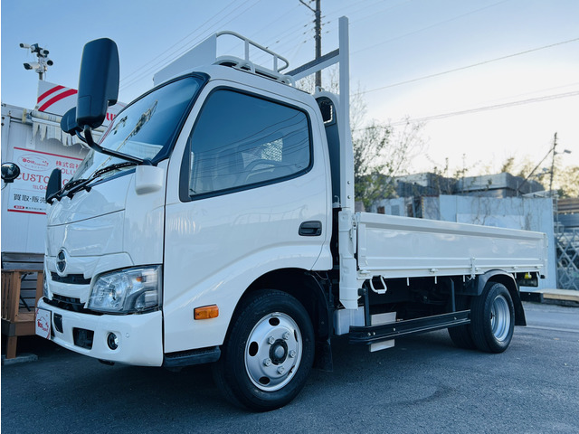 Hino Dutro 4