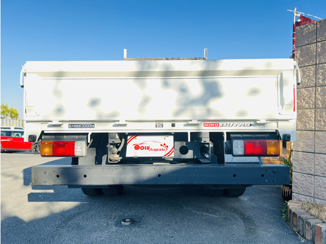 Hino Dutro 9