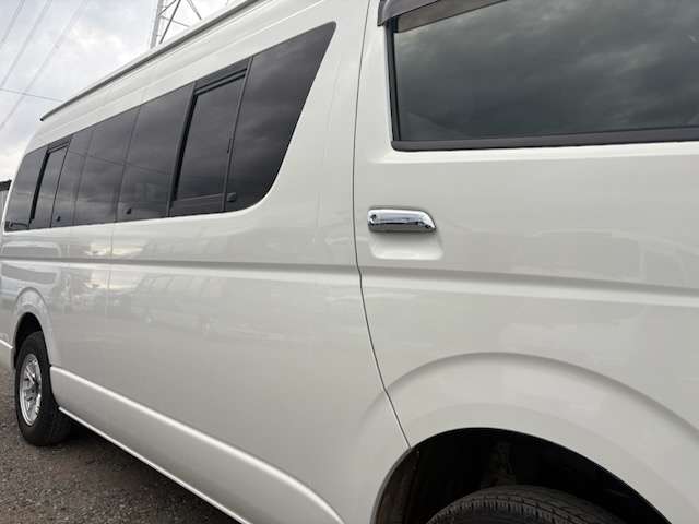 Toyota Hiace Commuter 11