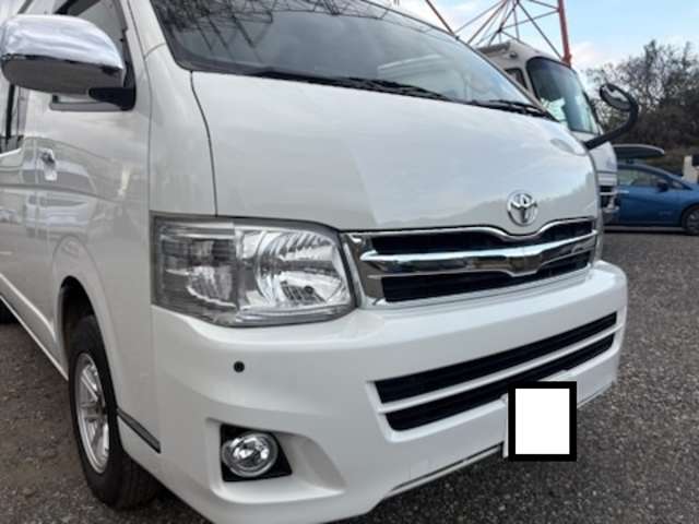 Toyota Hiace Commuter 10
