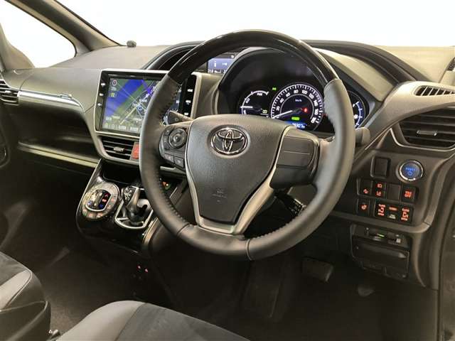 Toyota Esquire 11