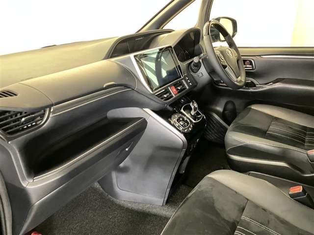 Toyota Esquire 12