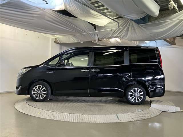 Toyota Esquire 5