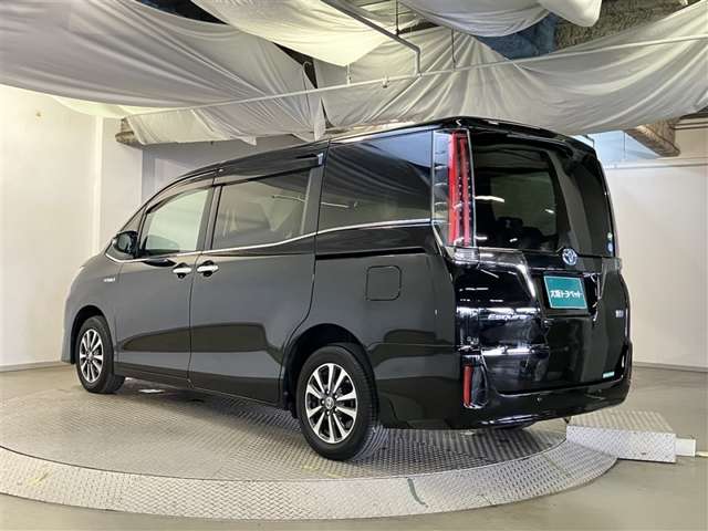 Toyota Esquire 7