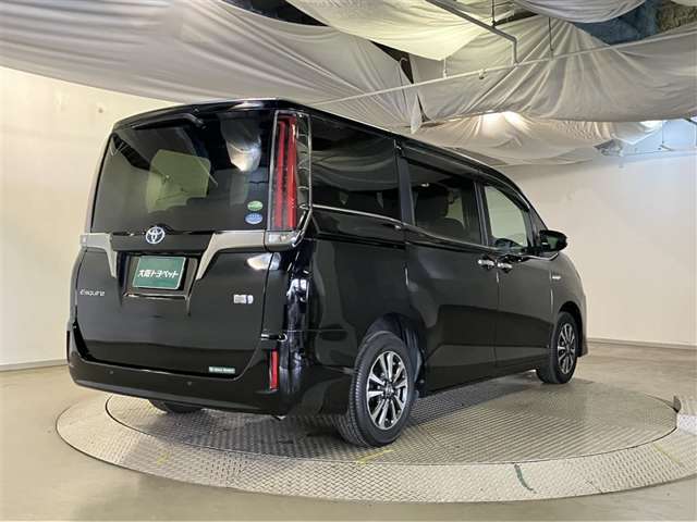 Toyota Esquire 9