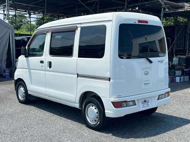 Daihatsu Hijet Cargo 3