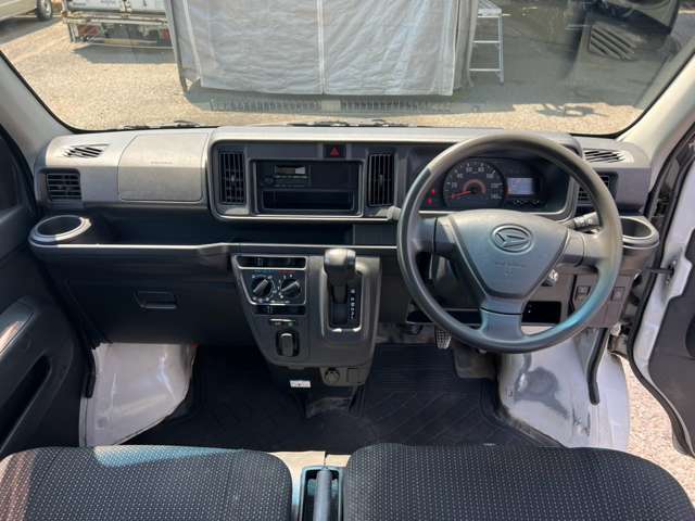 Daihatsu Hijet Cargo 5