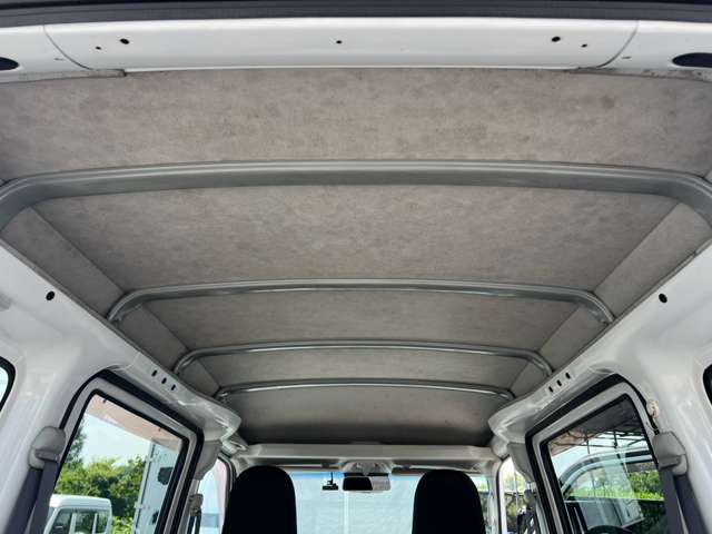Daihatsu Hijet Cargo 9