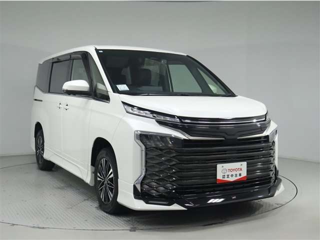 Toyota Voxy 12