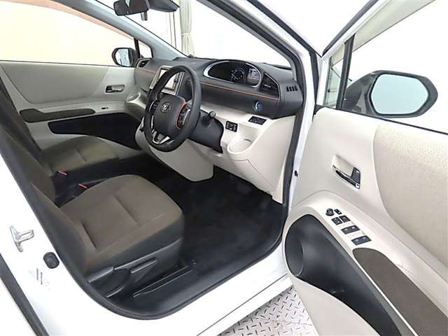 Toyota Sienta 9