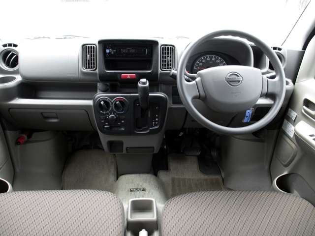 Nissan NV100 Clipper 6