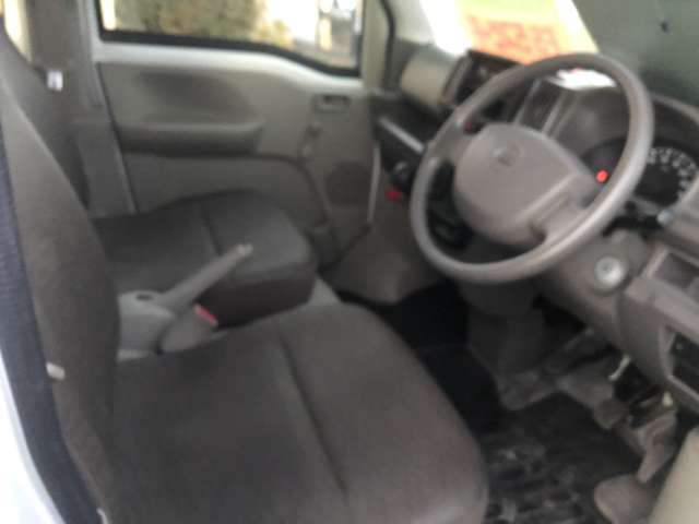 Nissan NV100 Clipper 6