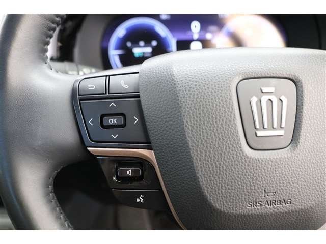 Toyota Crown Crossover 10